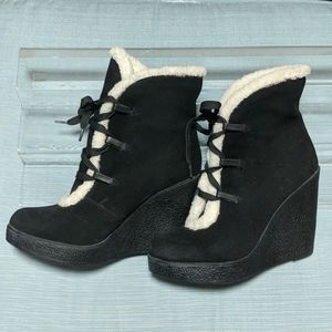 NFSD52023 MIA Glenda Black Suede Platform Boots Size 8.5